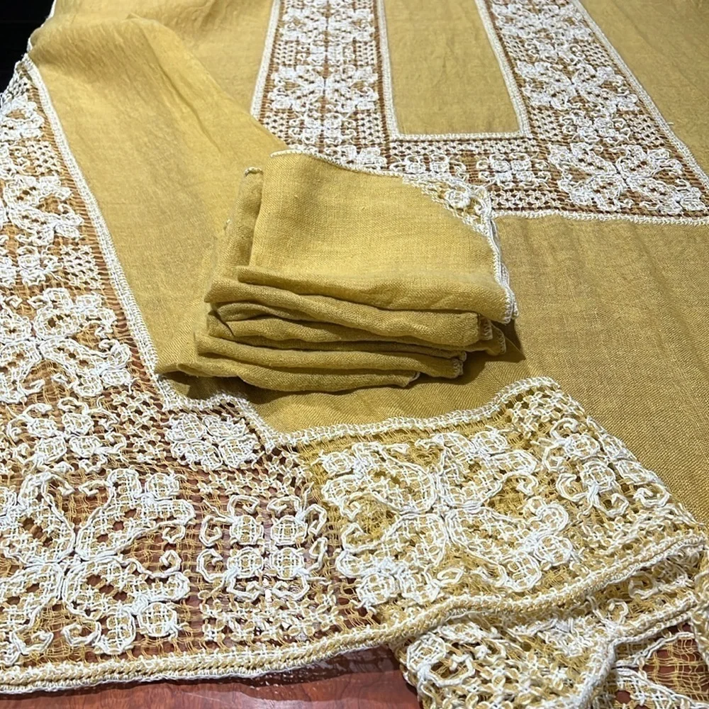 Vintage 101”x60” Tablecloth with 9 Napkins Linen and Croches Insets - Stunning